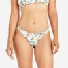Bas De Maillot De Bain Culotte Femme - Aly Belly Blanc 2 Bas De Maillot De Bain Culotte Femme - Aly Belly Blanc -Surf Promotion Boutique bas de maillot de bain culotte femme aly belly blanc