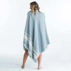 Serviette De Plage Poncho 190 X 190 Cm - Gris Bleu -Surf Promotion Boutique serviette de plage poncho 190 x 190 cm gris bleu 2