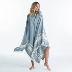 Serviette De Plage Poncho 190 X 190 Cm - Gris Bleu -Surf Promotion Boutique serviette de plage poncho 190 x 190 cm gris bleu 8